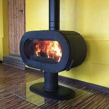 Купить Печь-камин Invicta Fifty Sur Pied Ivoire в интерьере чугунная в Бресте в Бресте