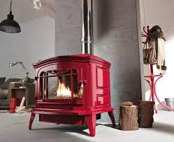 Купить Печь-камин Invicta Bradford красная эмаль в интерьере чугунная в Бресте в Бресте