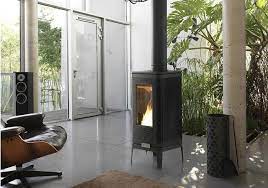 Купить Печь-камин Invicta Iwaki on base в интерьере чугунная в Бресте в Бресте