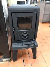 Печь-камин чугунный FireWay Zeige в интерьере Амазонка бай фото в Бресте