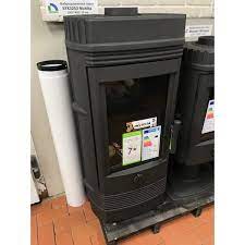 Печь-камин Invicta Gomont в интерьере Амазонка бай фото в Бресте