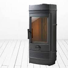 Печь-камин чугунный Invicta Gomont в интерьере Амазонка бай фото в Бресте