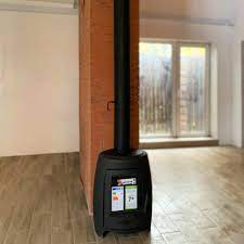 Печь-камин чугунный Invicta La Borne 2 в интерьере Амазонка бай фото в Бресте