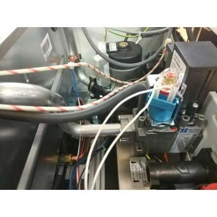 Газовый котел Ariston CARES X 18 FF NG в Бресте